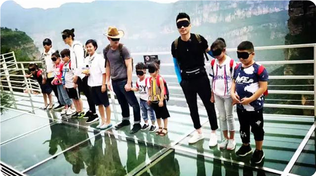 High-altitude slide, the glass path along the cliff, cute baby dad play so much | "You have the most talented baby season" program group into the Taihang Grand Canyon
